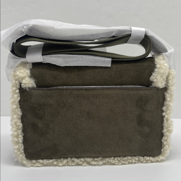 MICHAEL KORS Bradshaw Medium Suede and Faux Shearling Messenger Bag
Olive 
NWT - Picture 4 of 16
